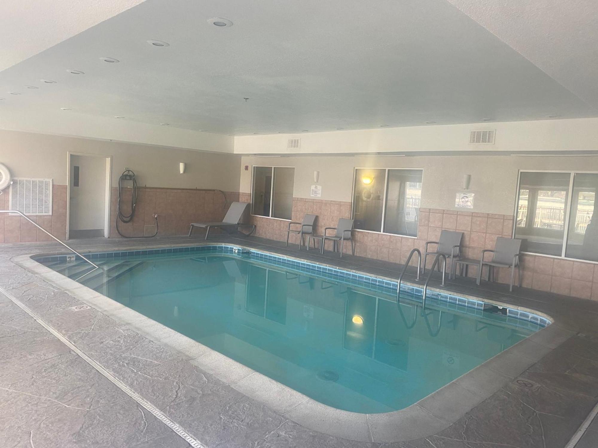 Baymont By Wyndham Springfield I-44 Hotel Bagian luar foto