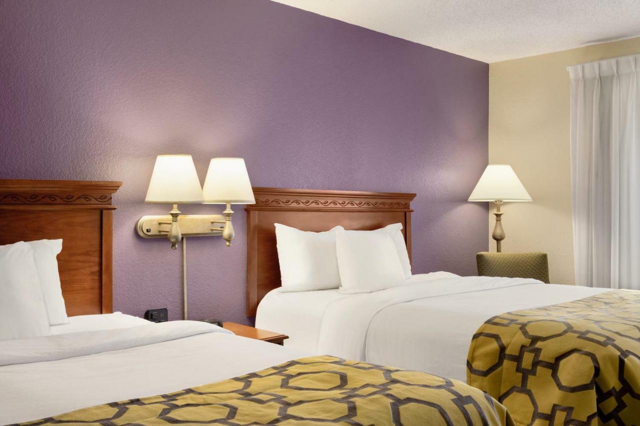 Baymont By Wyndham Springfield I-44 Hotel Bagian luar foto